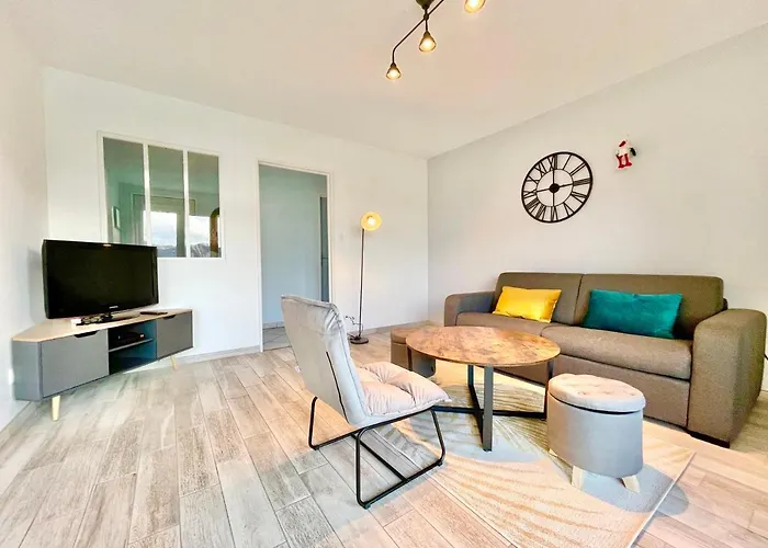 La Cigogne: Balcony Retreat With Netflix And Free Parking Apartment